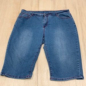 Women cotton farm jeans shorts blue fits size 20w